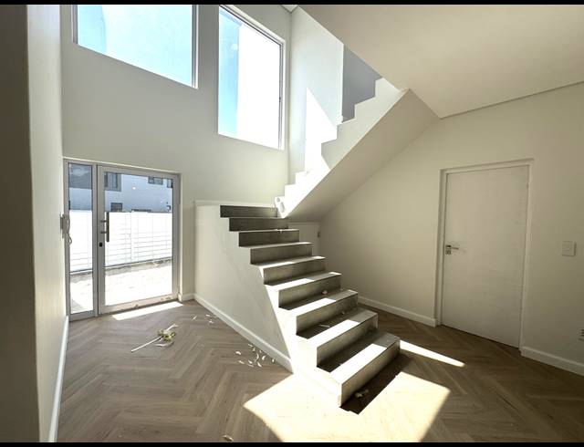 4 BEDROOM FREESTANDING FOR SALE IN SANDOWN